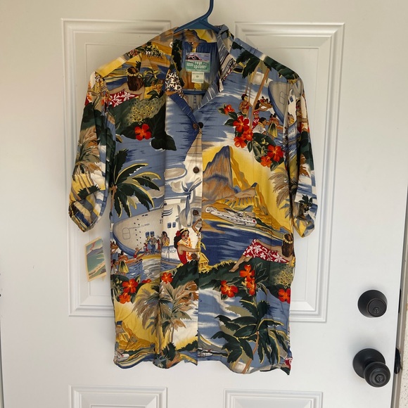 Reyn Spooner - Picture 1 of 5